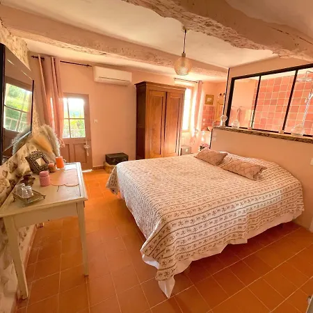 La Bergerie Barbebelle - Piscine - Proche Tourtour - Gorges Du Verdon - De Sainte Croix Bed & Breakfast