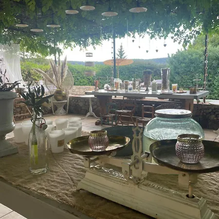 La Bergerie Barbebelle - Piscine - Proche Tourtour - Gorges Du Verdon - De Sainte Croix Bed & Breakfast *