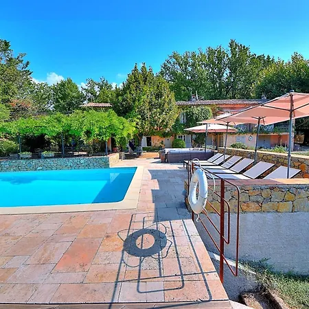 La Bergerie Barbebelle - Piscine - Proche Tourtour - Gorges Du Verdon - De Sainte Croix Bed & Breakfast